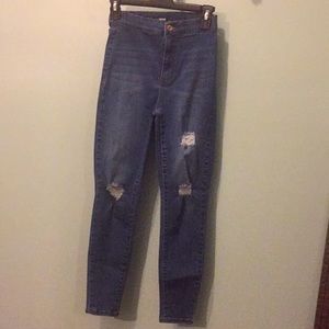 FASHION NOVA DISTRESSED JEANS SIZE 3 WAIST 26